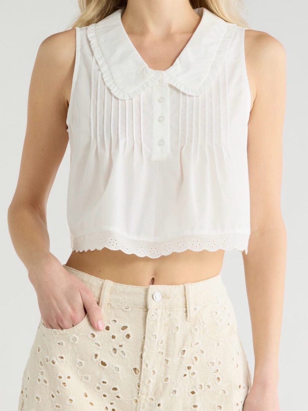Vigoss Sleeveless Peter Pan Collar Cropped Shell Top